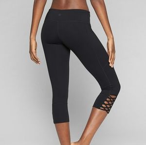 Athleta Mind Over Mat black Capri